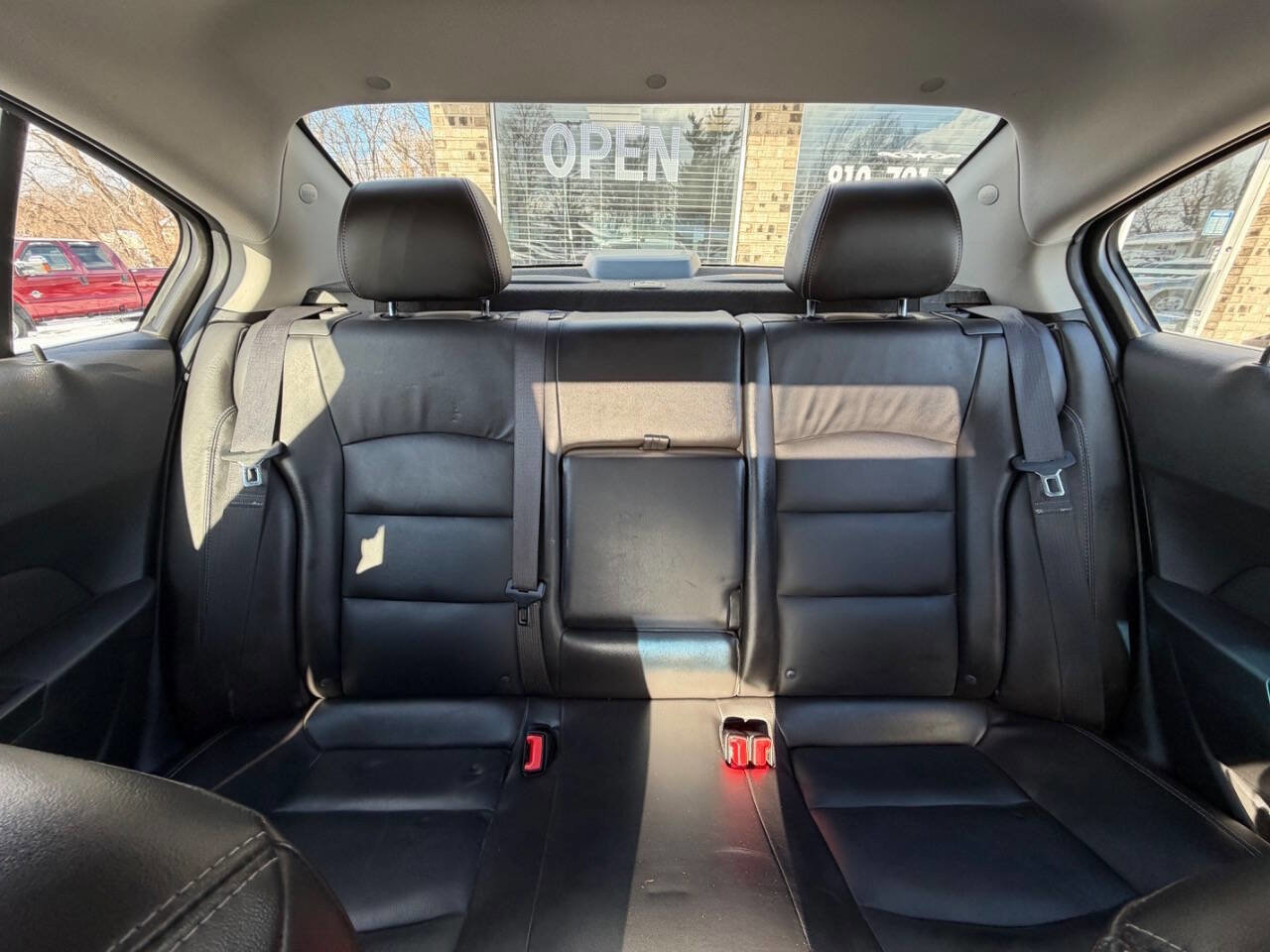 Used 2015 Chevrolet Cruze Diesel w/ Sun And Sound Package image 23