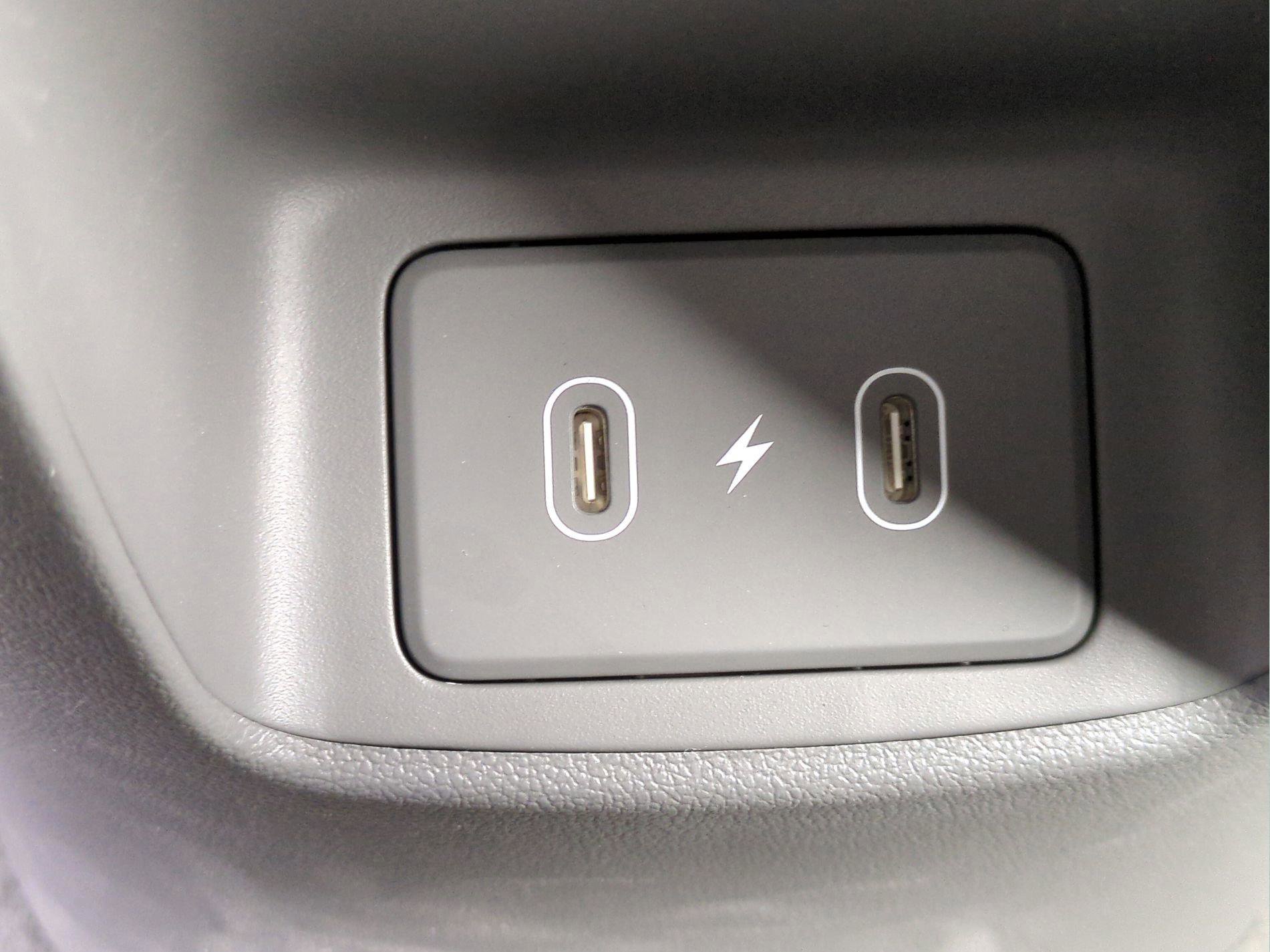 New 2025 Hyundai Elantra SEL image 13