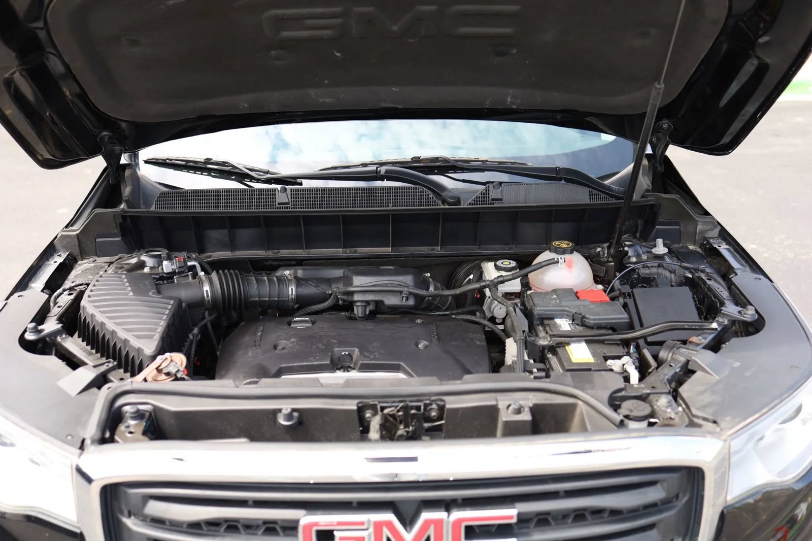 Used 2018 GMC Acadia SLE w/ LPO, Black Accent Package AWD/4WD image 42