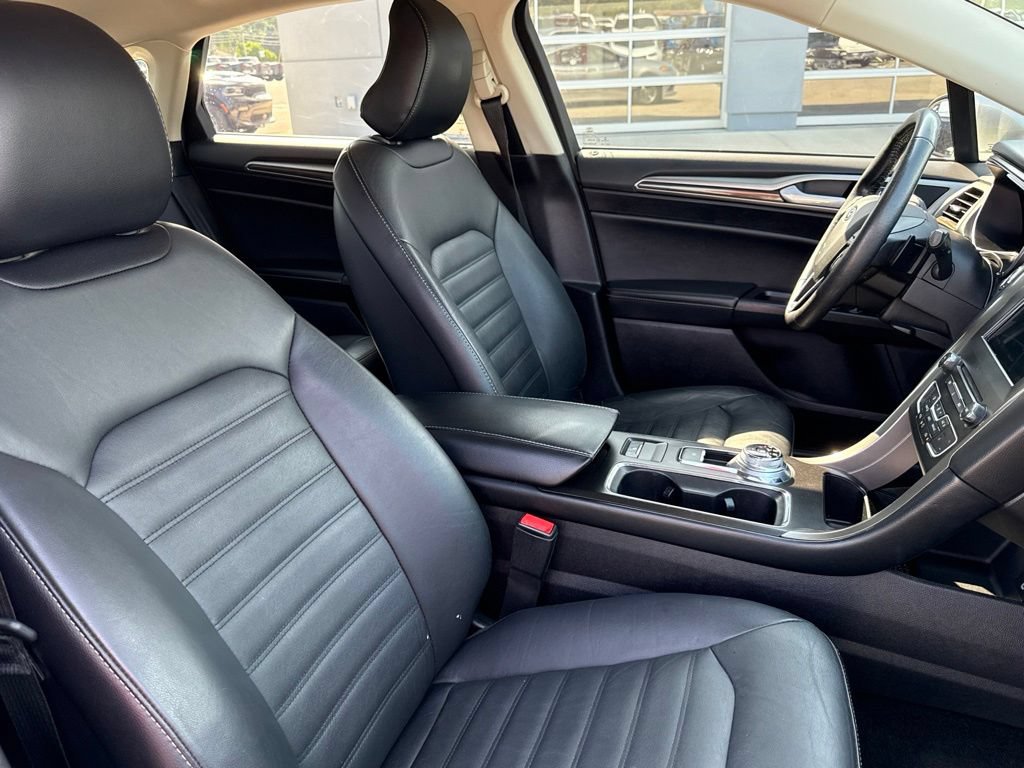 Used 2018 Ford Fusion SE w/ Fusion SE Technology Package FWD image 47