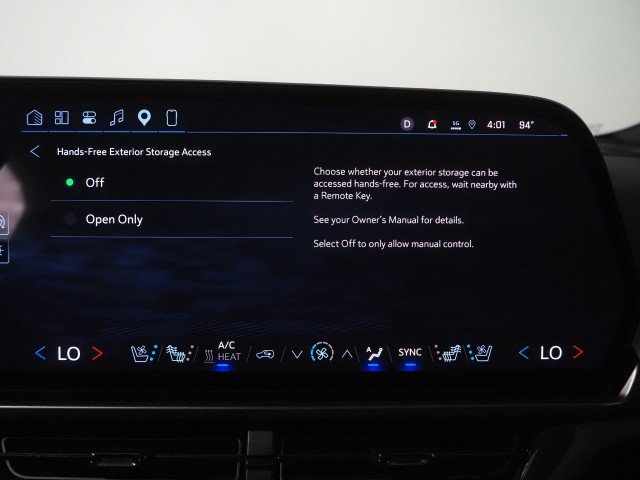 Used 2024 Chevrolet Equinox EV RS FWD image 40