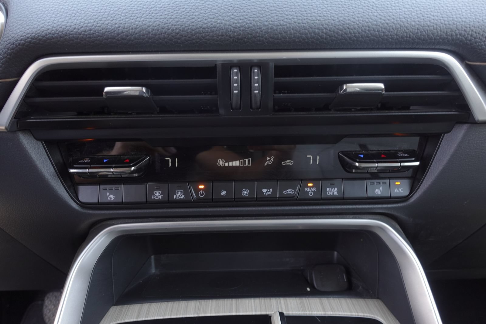 Certified 2024 MAZDA CX-90 Plug-In Hybrid w/ Premium Pkg AWD/4WD image 22