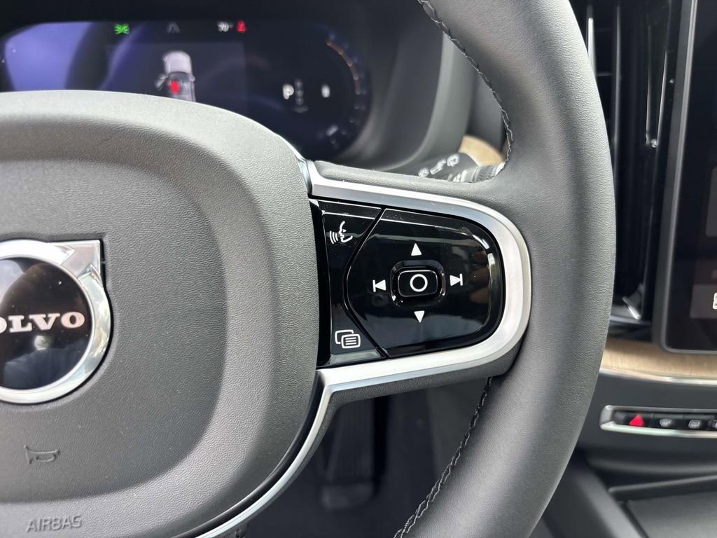 New 2026 Volvo XC60 B5 Plus w/ Protection Package Premier image 18