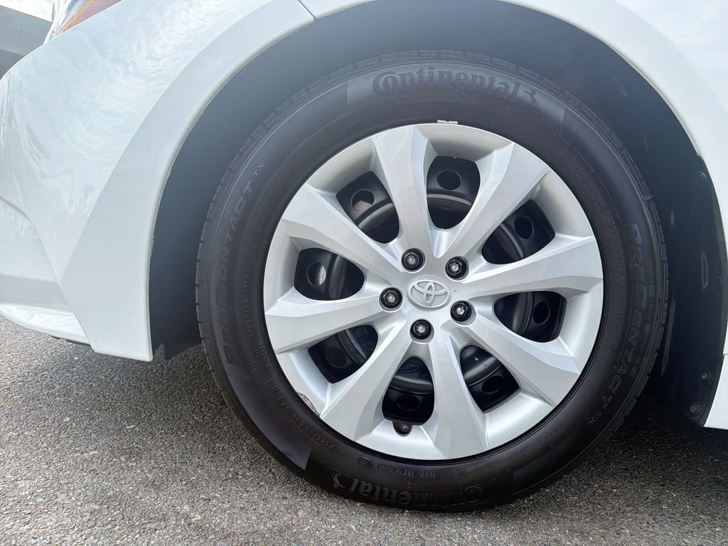 Used 2024 Toyota Corolla LE FWD image 18