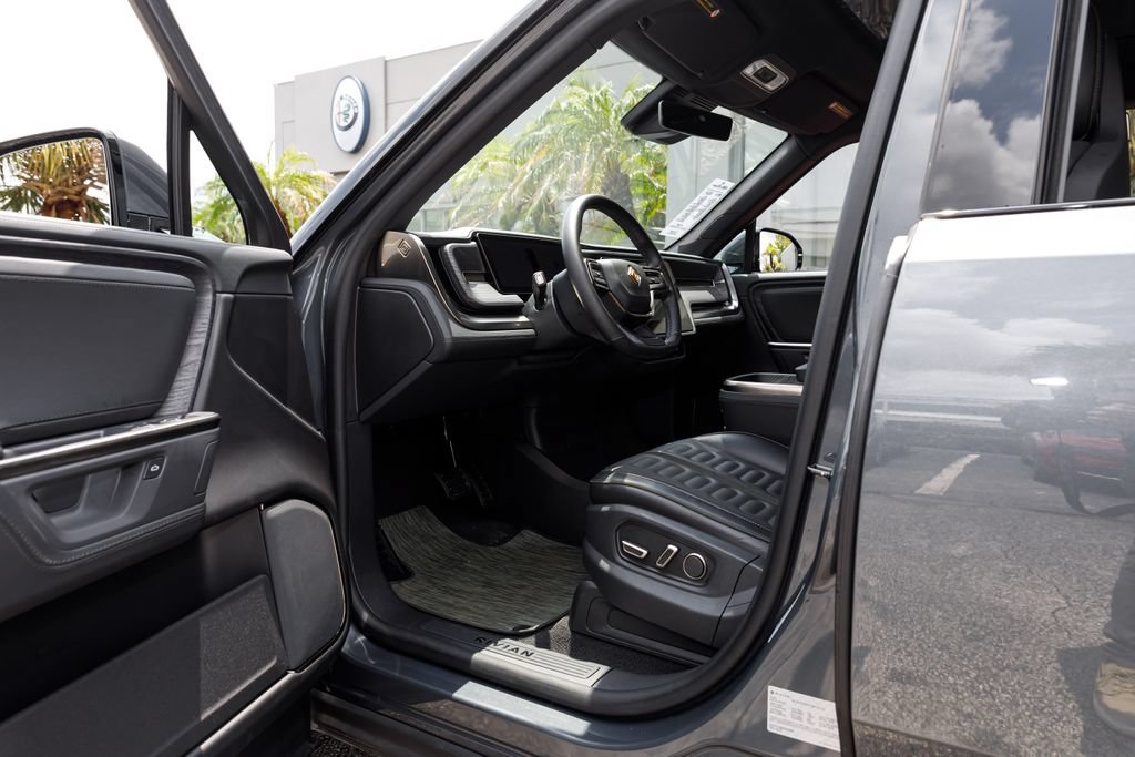 Used 2025 Rivian R1T Adventure AWD/4WD image 11