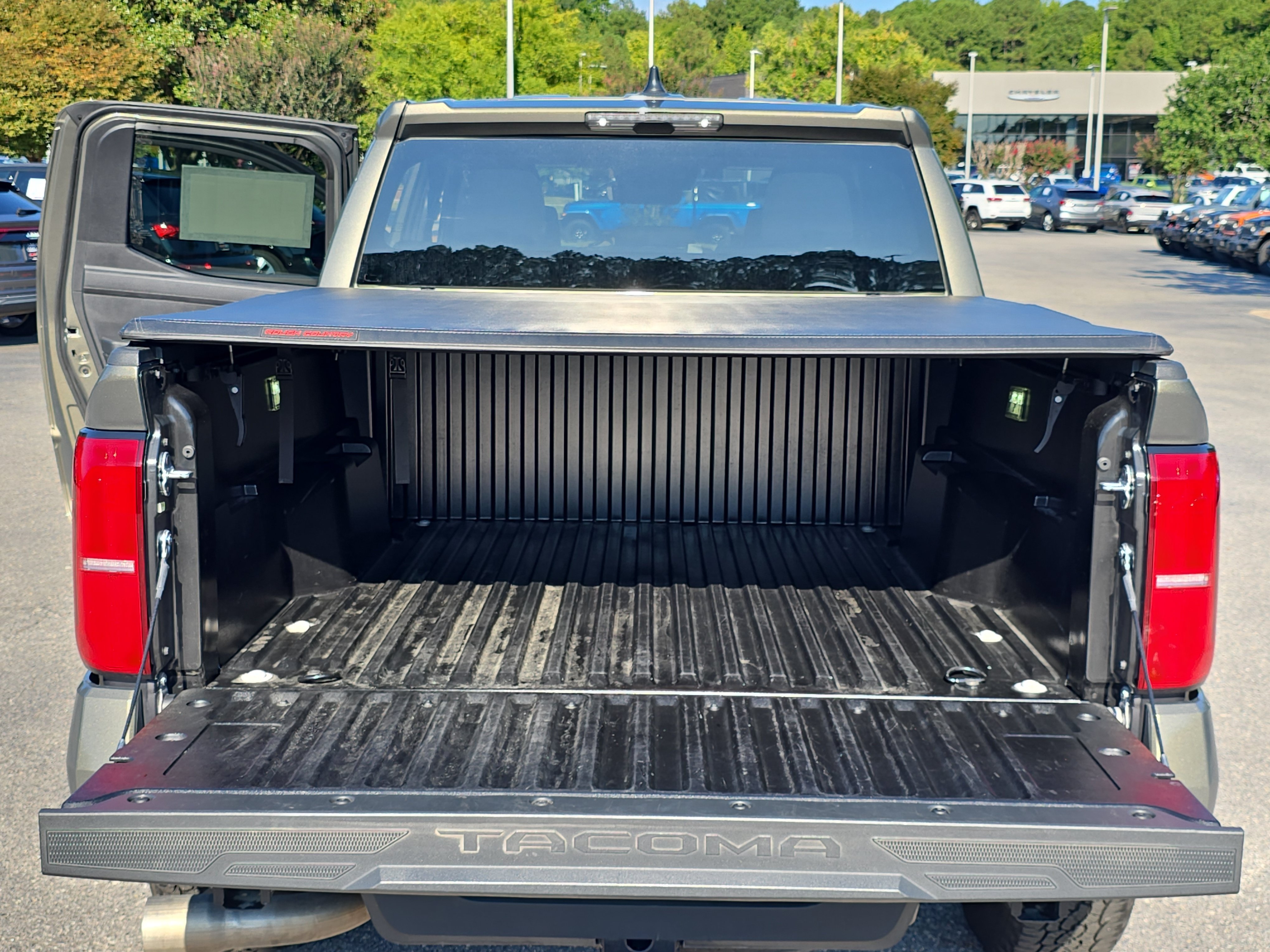 Used 2025 Toyota Tacoma TRD Off-Road AWD/4WD image 13