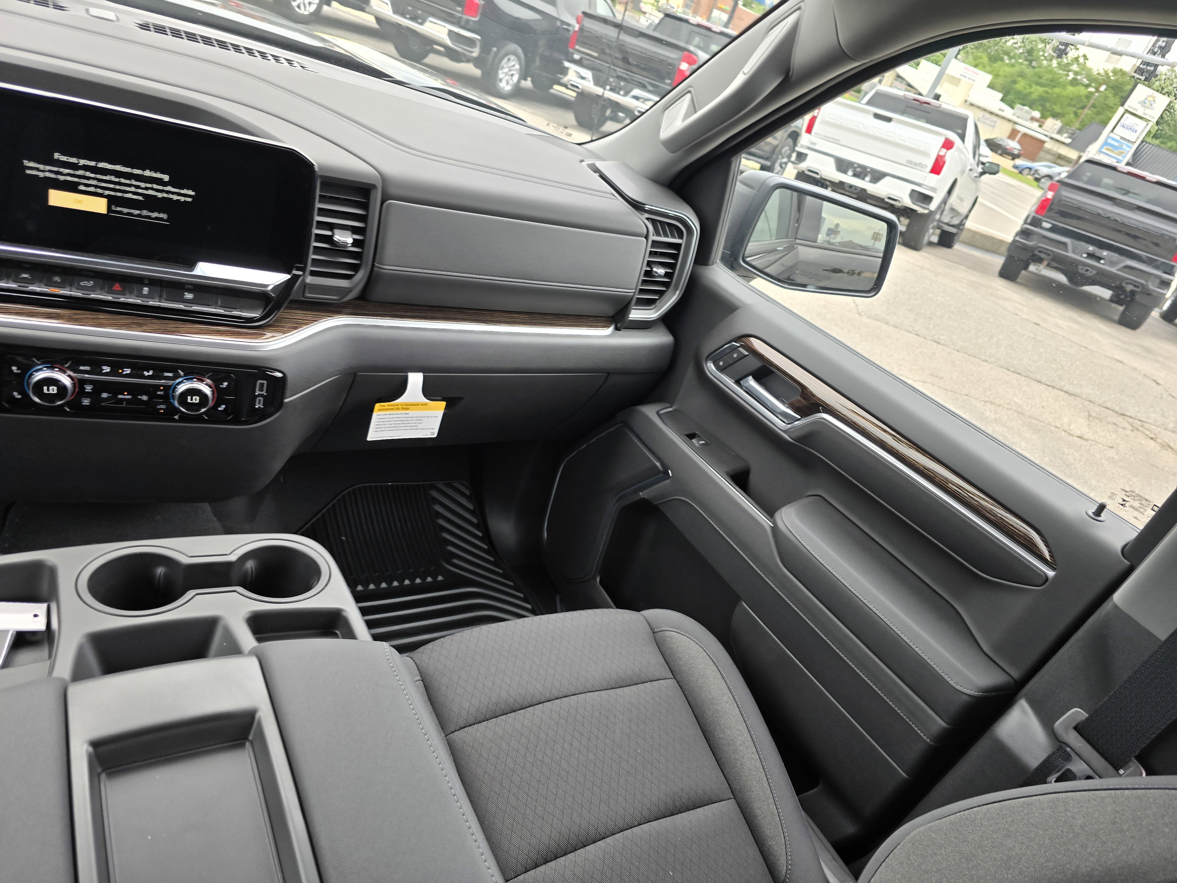 New 2025 GMC Sierra 1500 Elevation image 25
