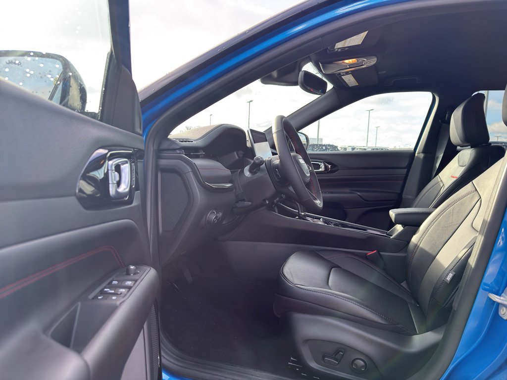 New 2025 Jeep Compass Trailhawk w/ Trailhawk Elite Group image 10