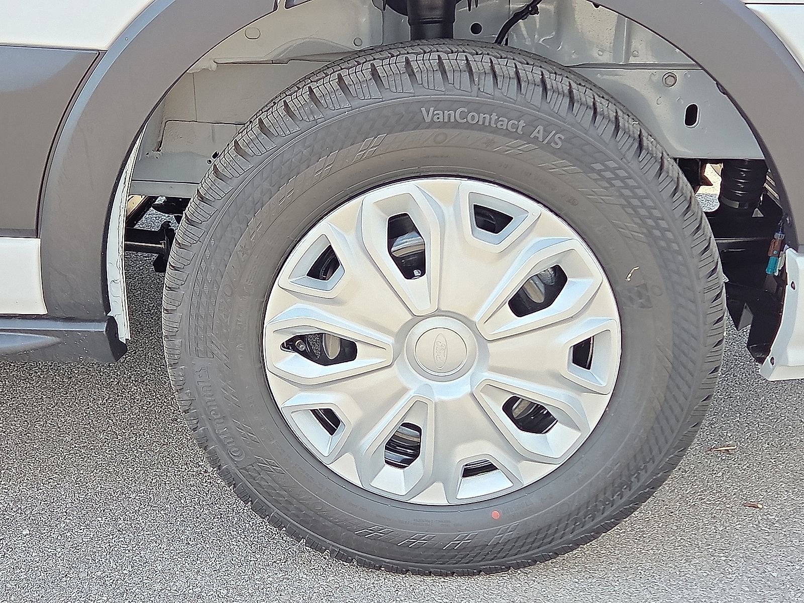 New 2025 Ford Transit 350 XLT RWD image 7
