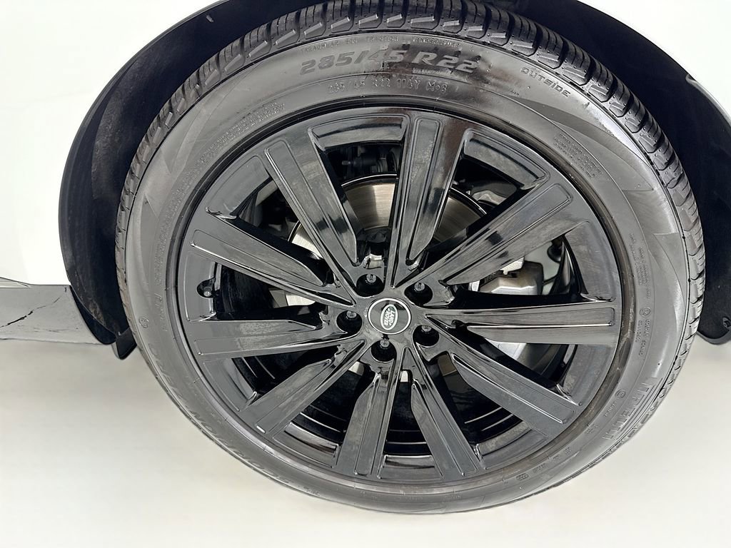 Certified 2025 Land Rover Range Rover SE AWD/4WD image 30
