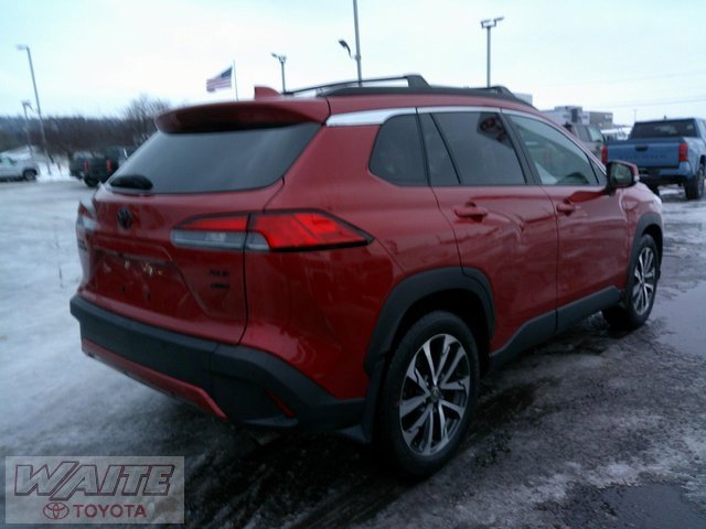 Used 2023 Toyota Corolla Cross XLE image 2