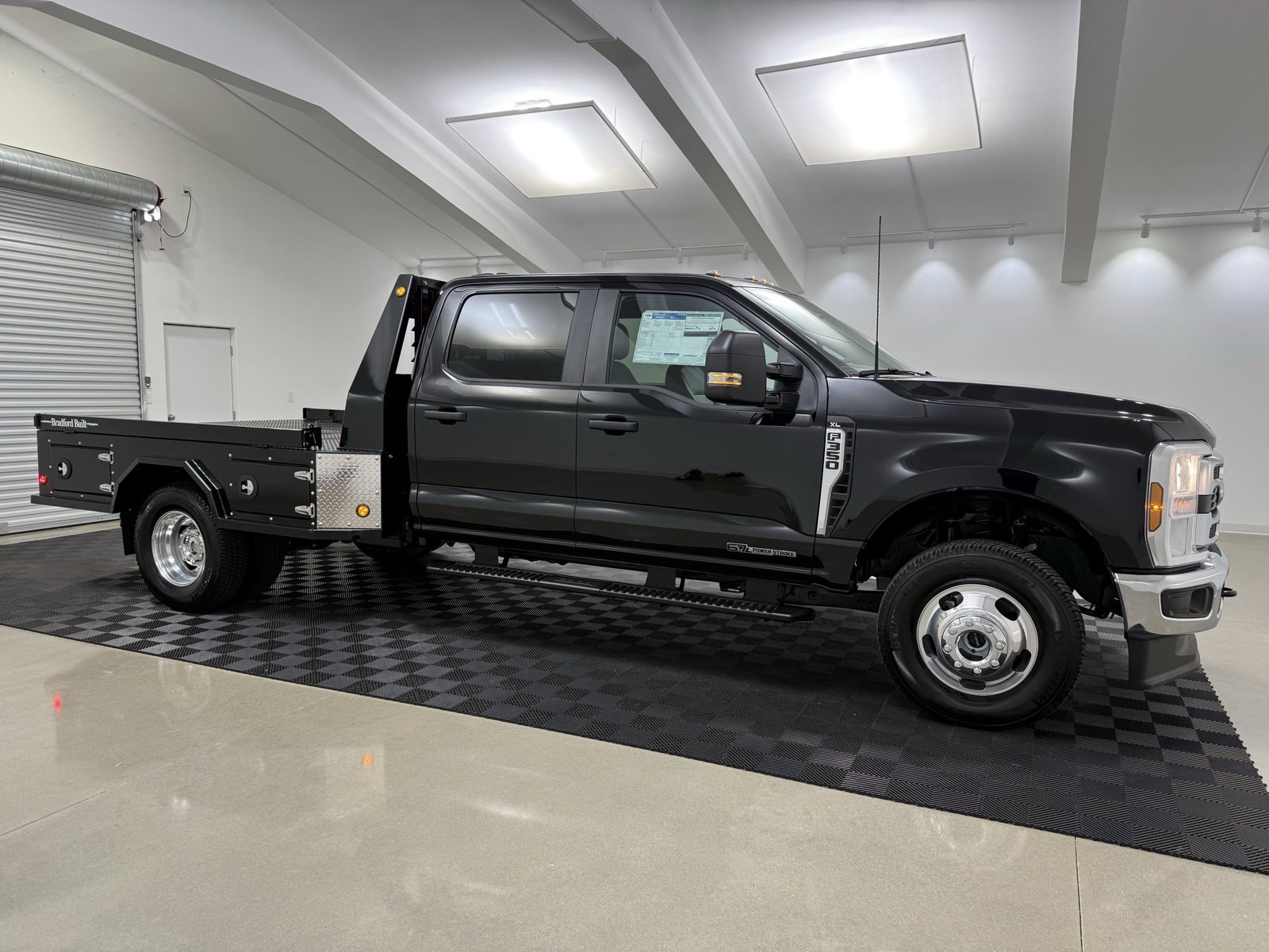 New 2025 Ford F350 XL w/ XL Chrome Package