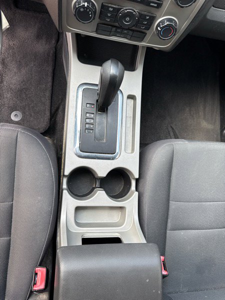 Used 2011 Ford Escape XLT image 14