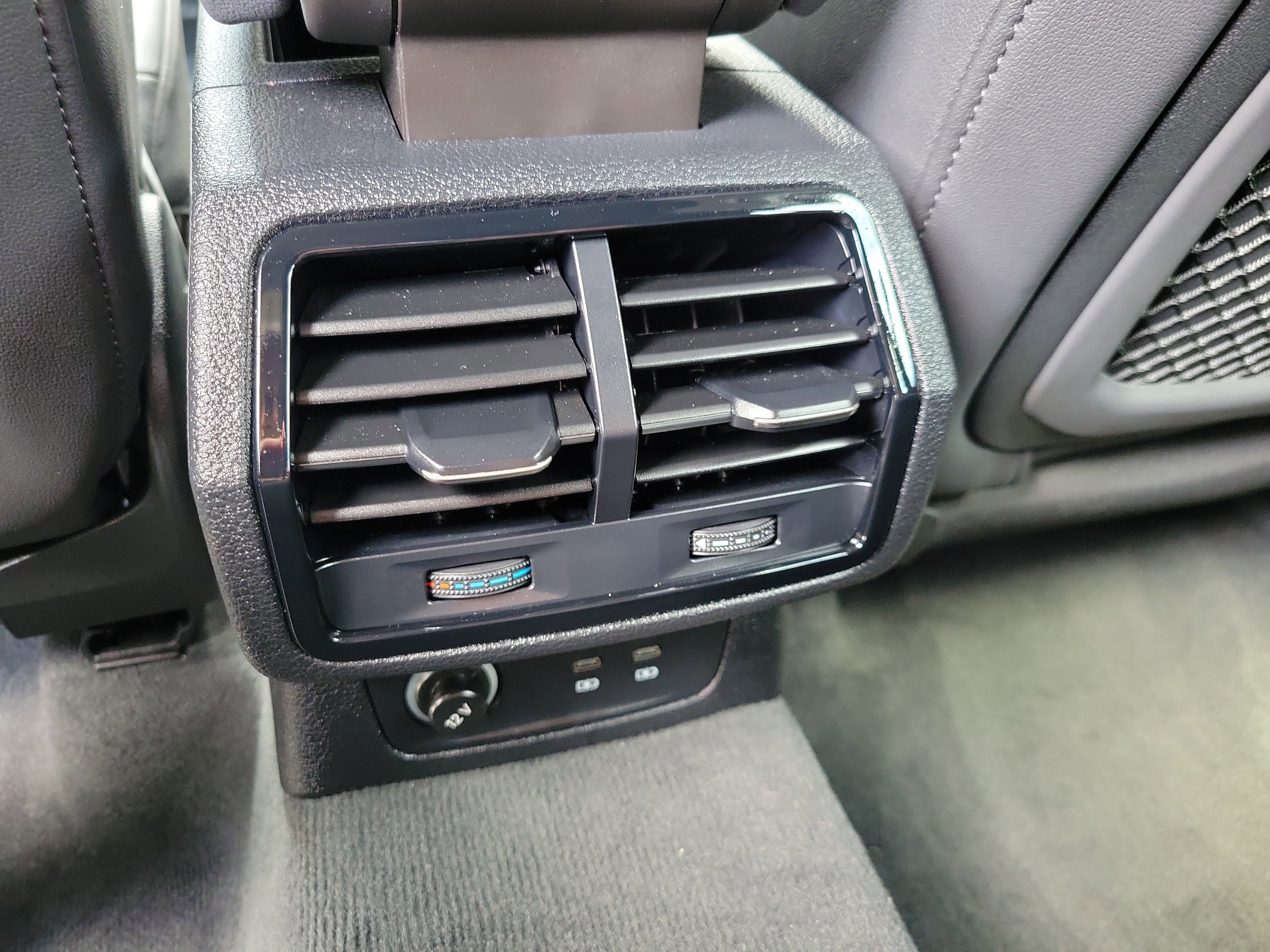 Used 2024 Audi Q3 2.0T Premium image 15