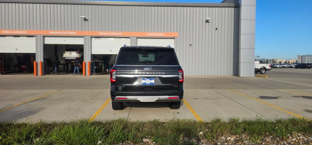 Used 2022 Ford Expedition Max Platinum AWD/4WD image 4