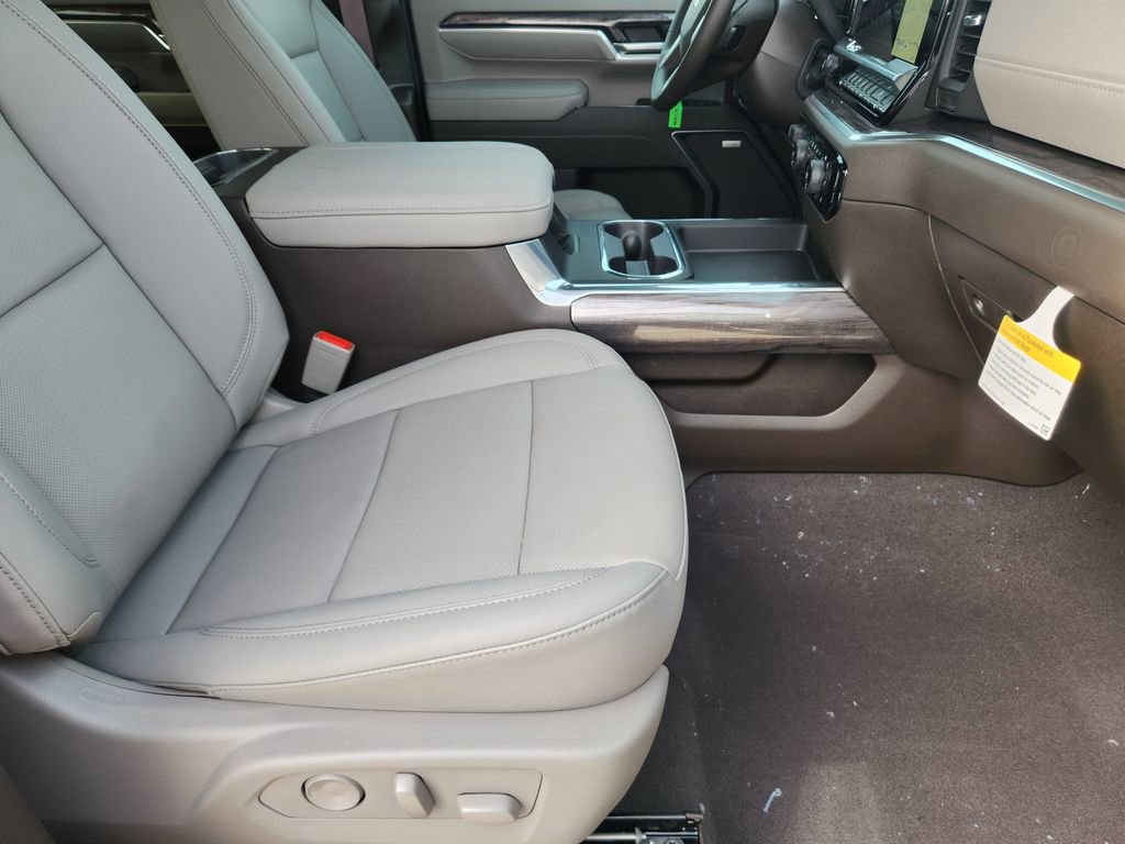 New 2026 Chevrolet Silverado 2500 LTZ w/ LTZ Premium Package image 11