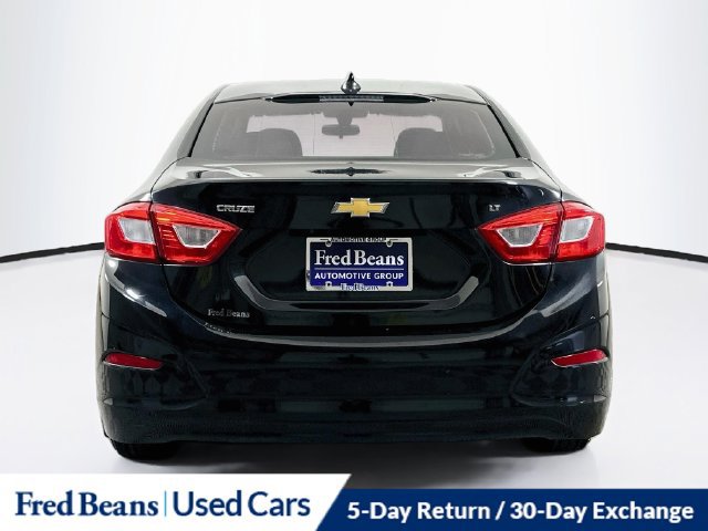Used 2018 Chevrolet Cruze LT w/ Convenience Package FWD image 9