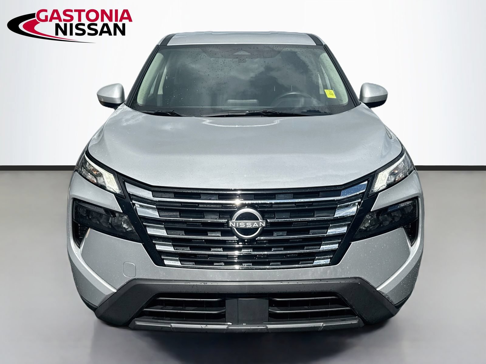 Used 2025 Nissan Rogue SV FWD image 2
