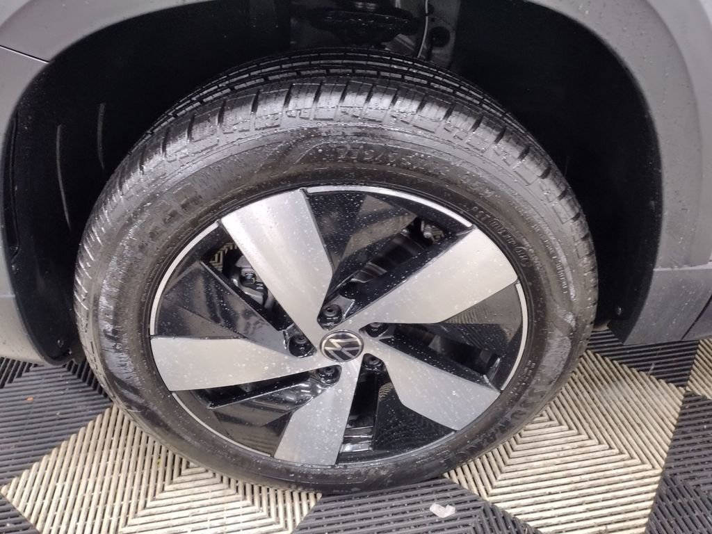 Certified 2025 Volkswagen Taos S image 6