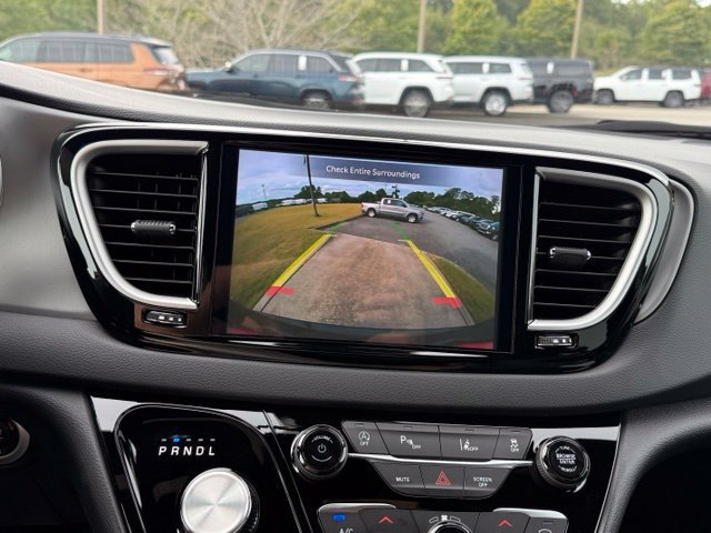 New 2027 Chrysler Pacifica LX FWD image 20
