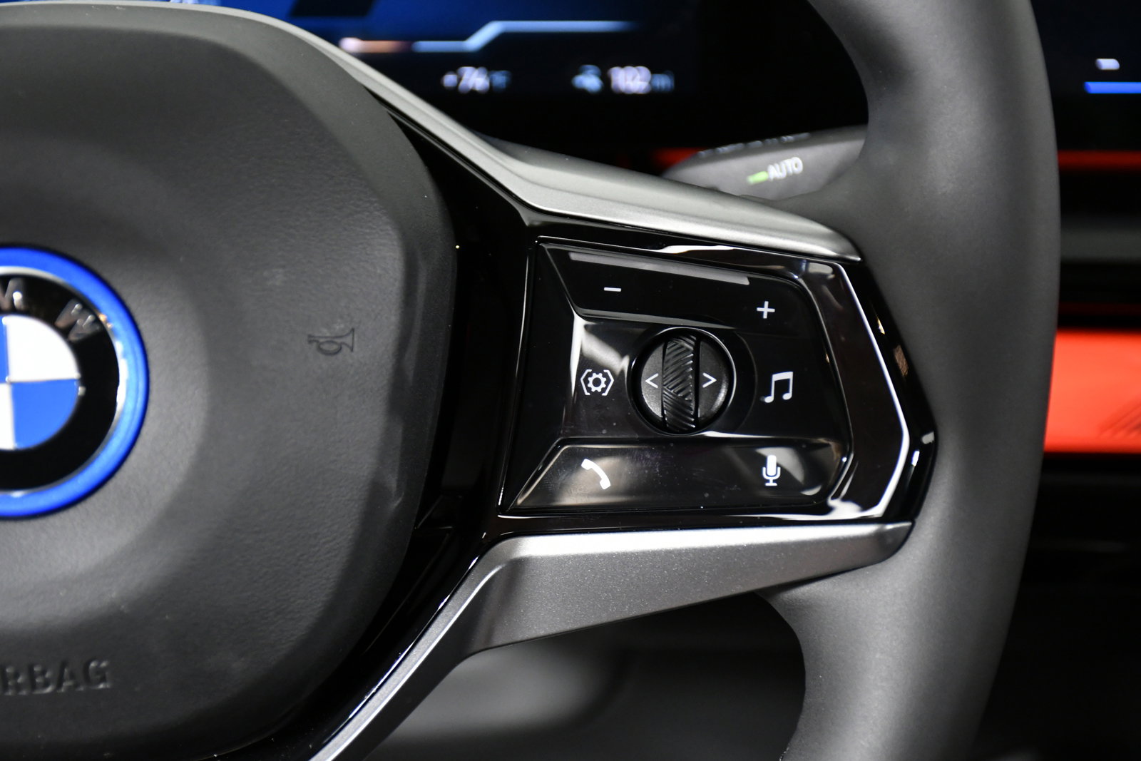 Used 2025 BMW i5 xDrive40 w/ Premium Package image 13