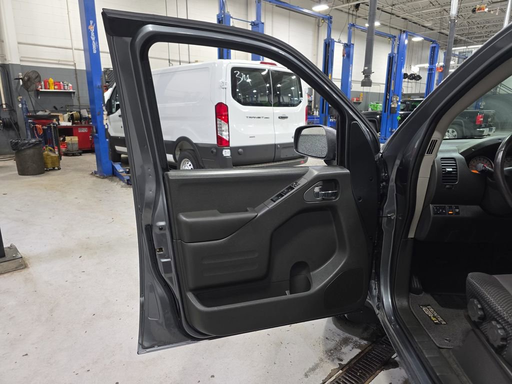 Used 2018 Nissan Frontier PRO-4X AWD/4WD image 20