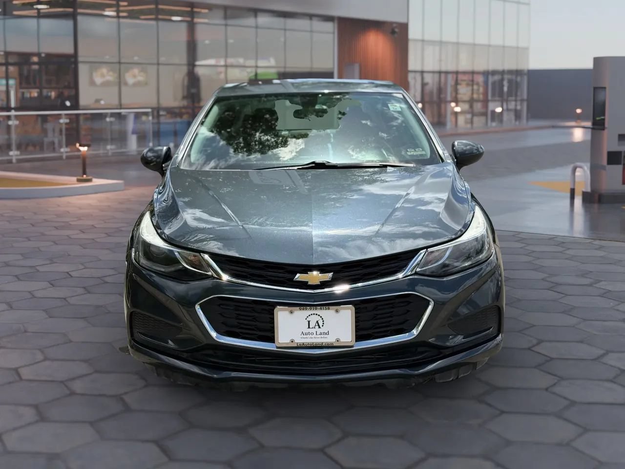 Used 2017 Chevrolet Cruze LT FWD image 9