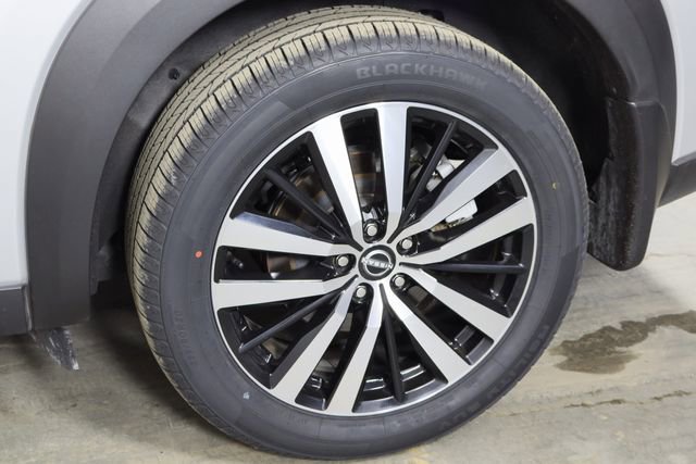 Used 2024 Nissan Pathfinder Platinum w/ Cargo Package image 47