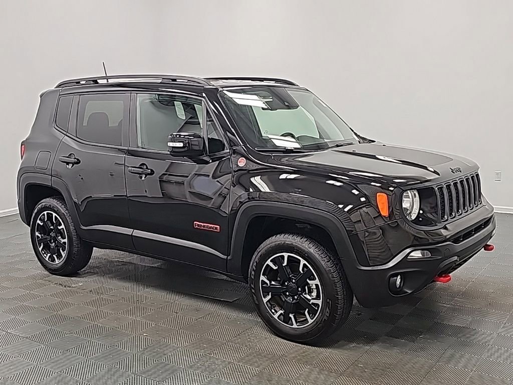 Used 2023 Jeep Renegade Trailhawk w/ Trailhawk Elite Group image 1