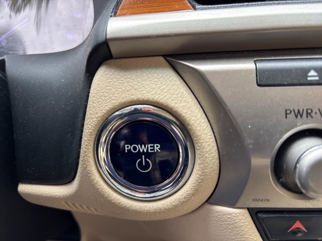 Used 2015 Lexus ES 300h w/ Navigation System Package image 16