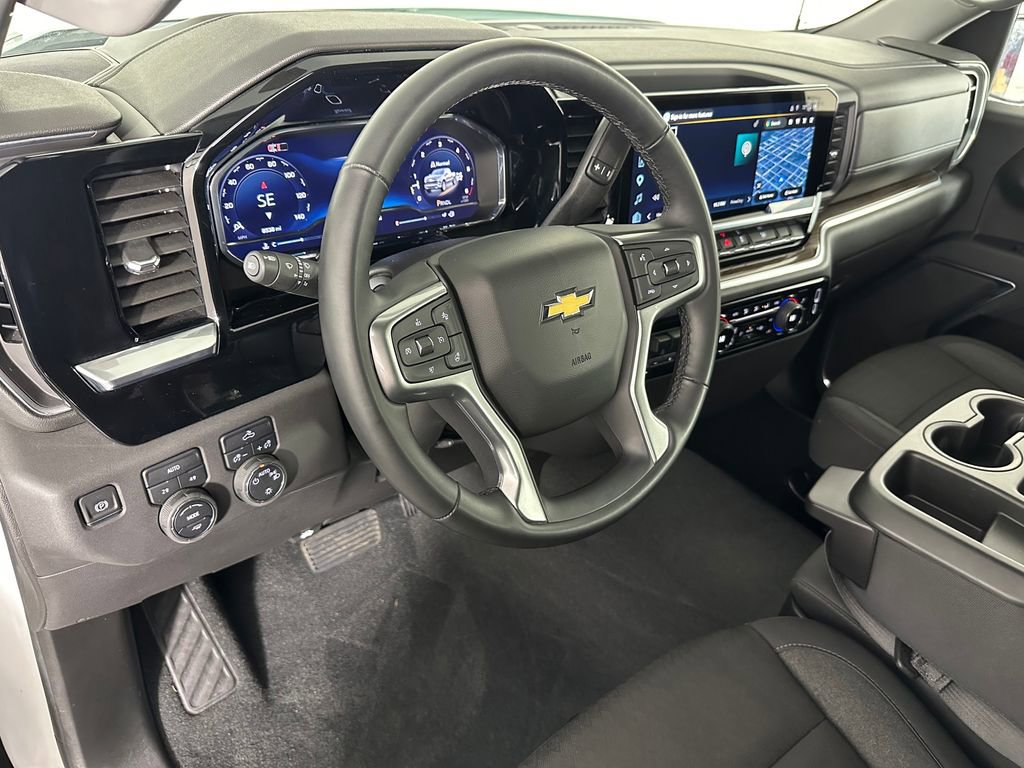 Used 2025 Chevrolet Silverado 1500 LT AWD/4WD image 11