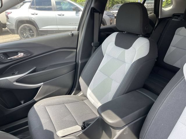 New 2026 Chevrolet Trax LS w/ LS Convenience Package FWD image 23
