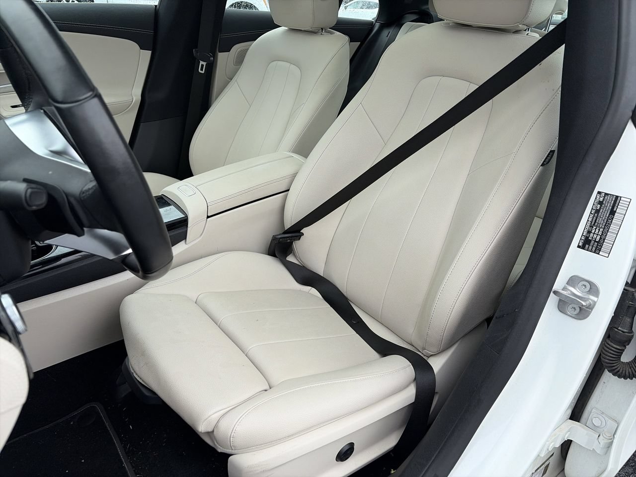Used 2025 Mercedes-Benz CLA 250 4MATIC image 24