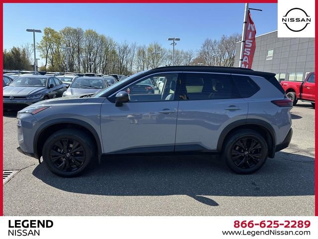 Used 2023 Nissan Rogue SV w/ SV Premium B Package image 7