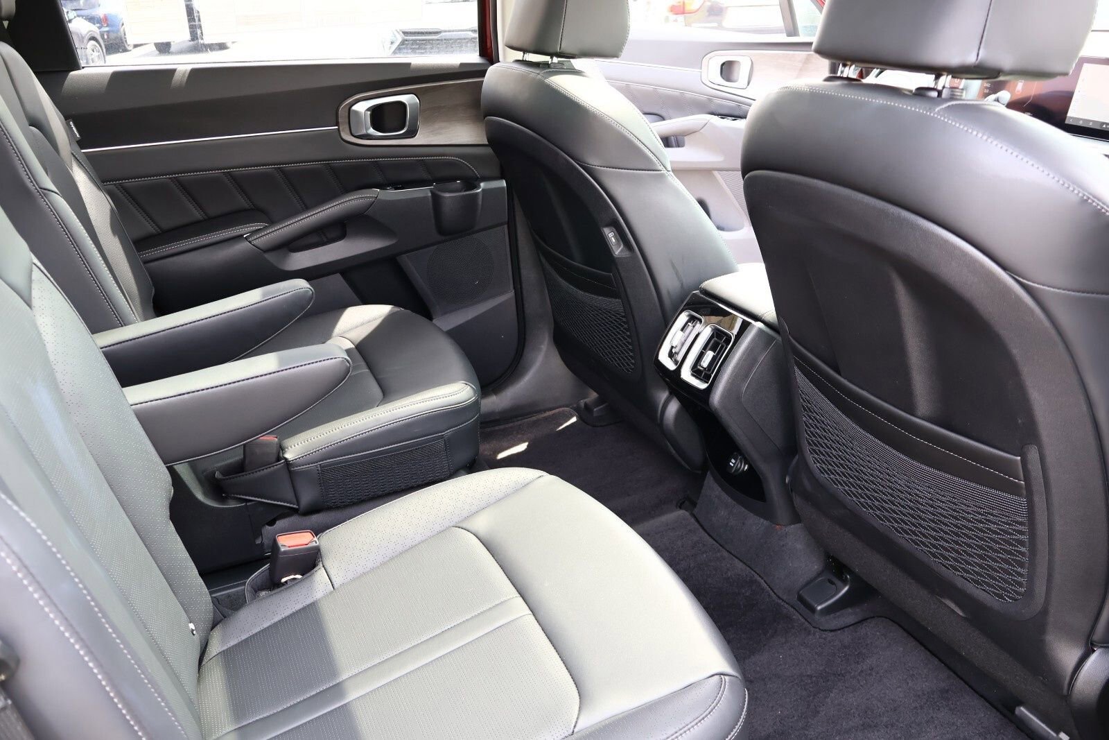 Used 2024 Kia Sorento SX image 23