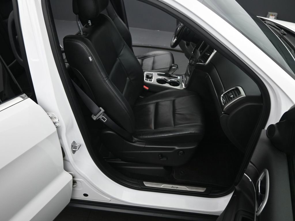 Used 2018 Jeep Grand Cherokee Limited AWD/4WD image 19
