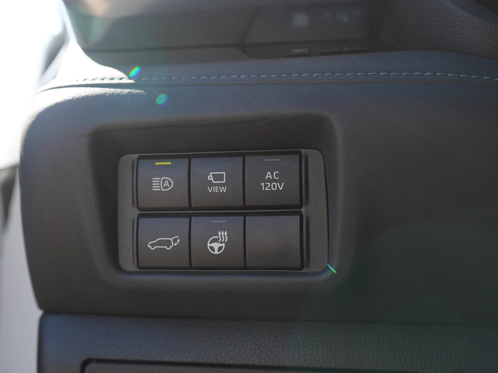 Used 2025 Toyota Highlander Platinum AWD/4WD image 28