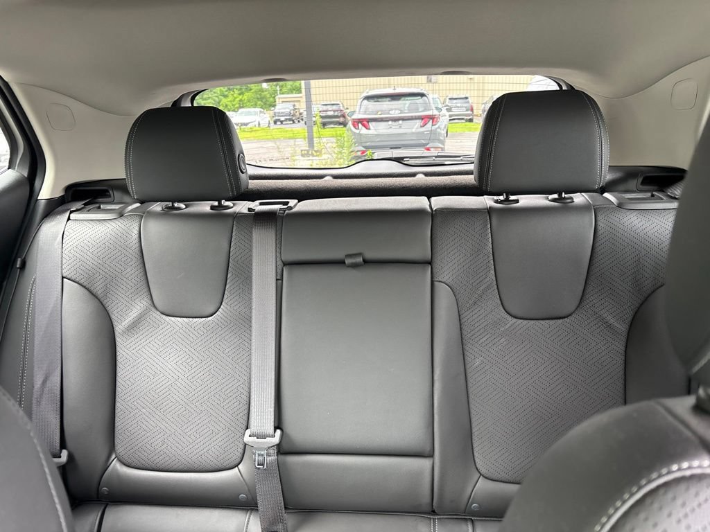 Used 2023 Buick Encore GX Essence w/ Experience Buick Package FWD image 23