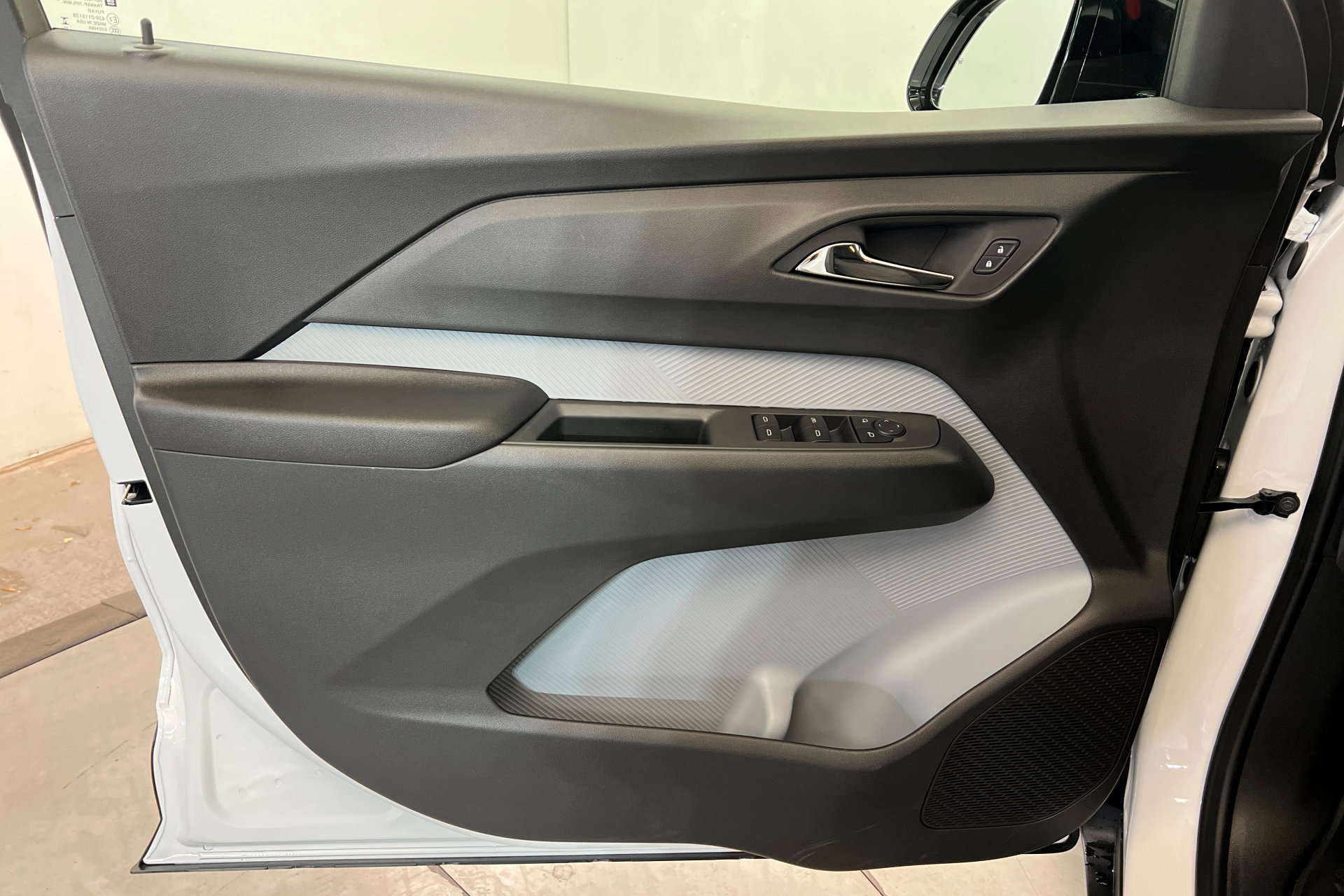 New 2027 Chevrolet Bolt LT w/ Comfort Package image 16