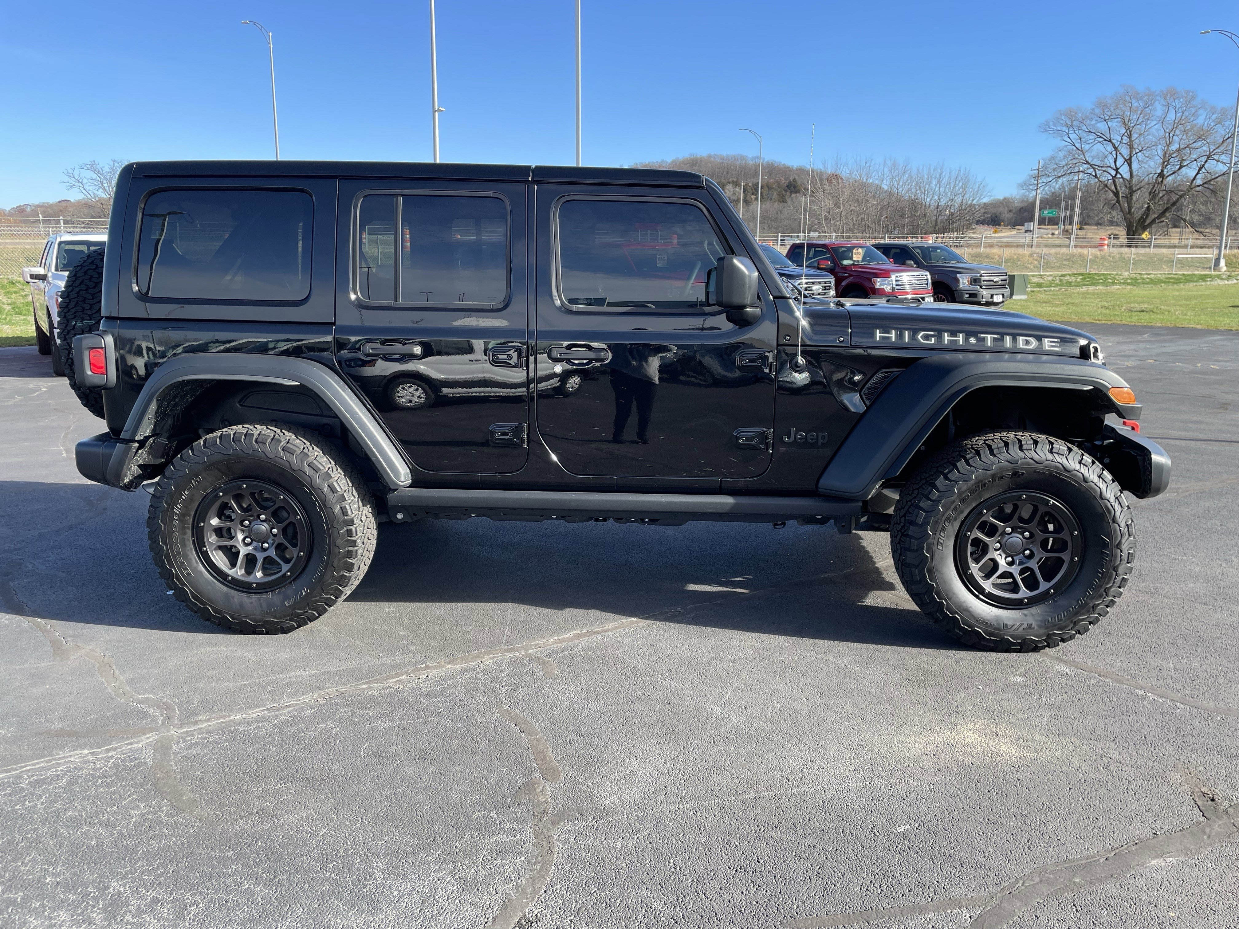 Used 2023 Jeep Wrangler Sport image 8