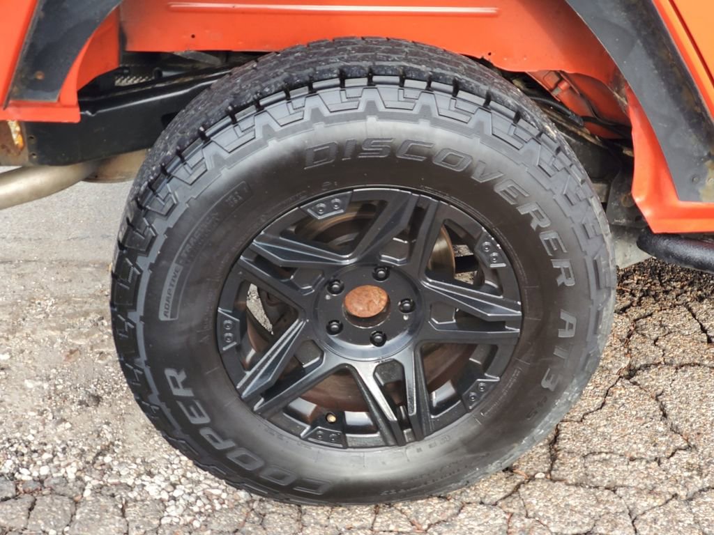 Used 2015 Jeep Wrangler Unlimited Sport w/ Connectivity Group image 5