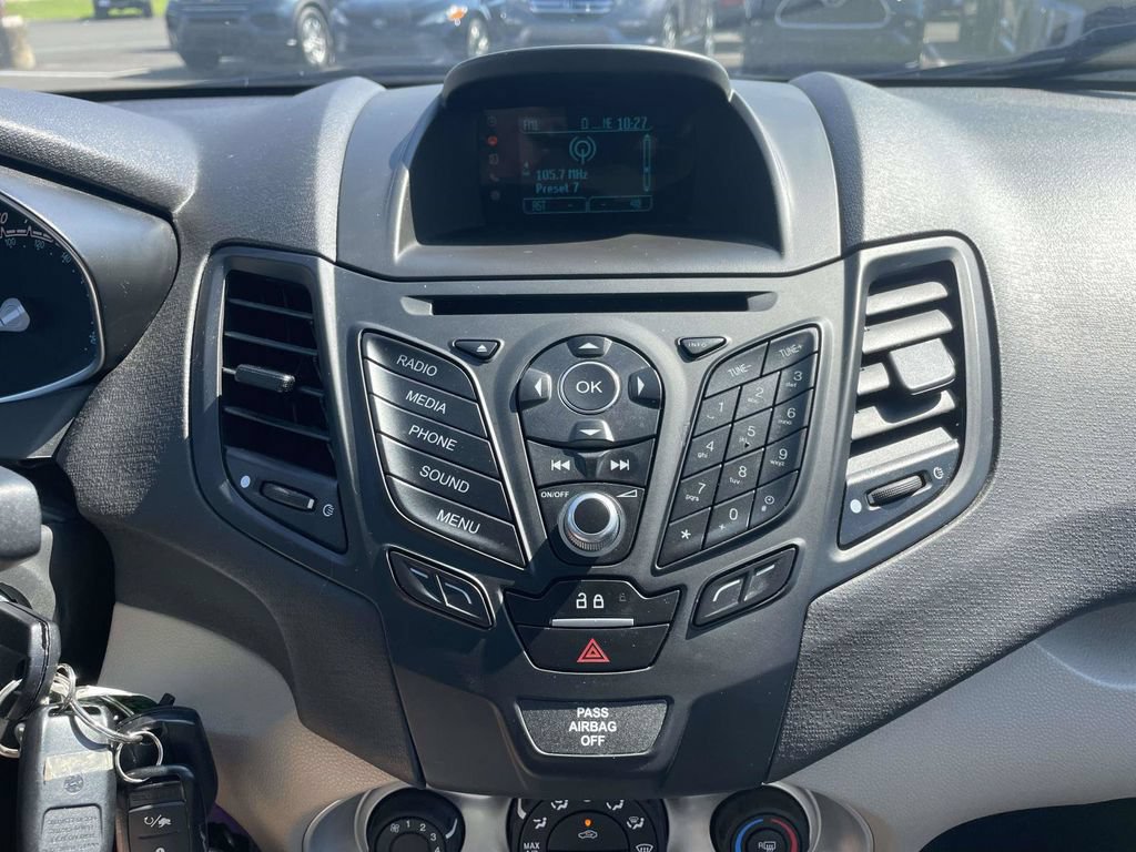 Used 2017 Ford Fiesta SE FWD image 19