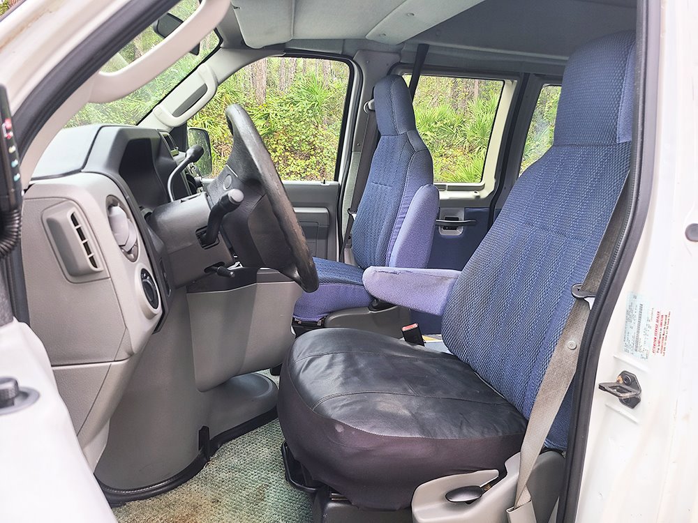 Used 2009 Ford E-250 and Econoline 250 Extended RWD image 15