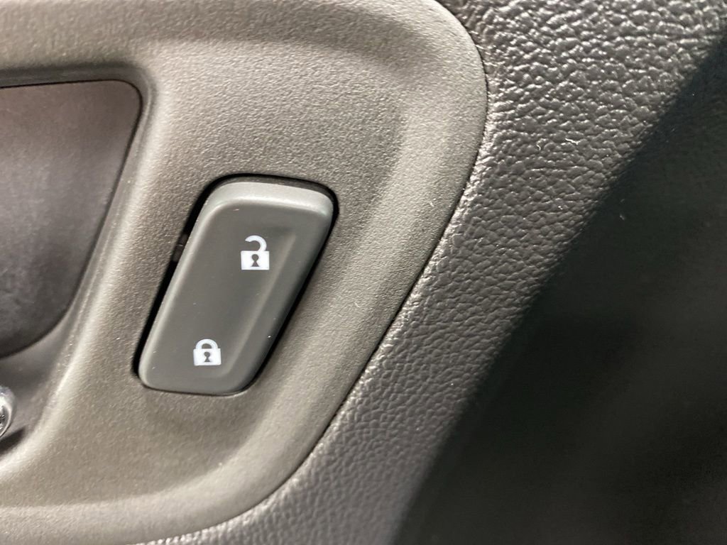 Used 2022 Chevrolet Colorado Z71 w/ Safety Package image 28