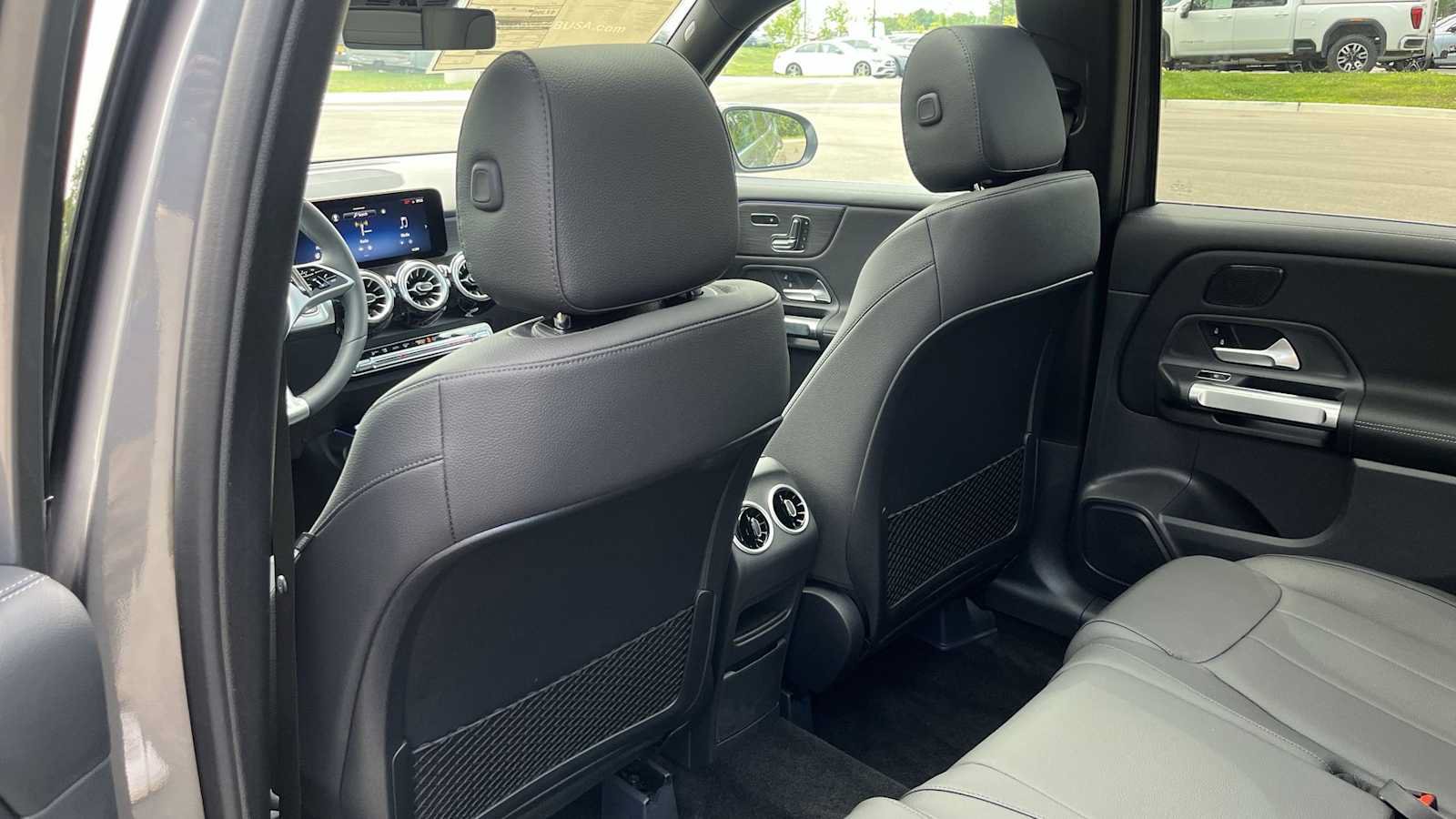 New 2026 Mercedes-Benz GLB 250 4MATIC image 32