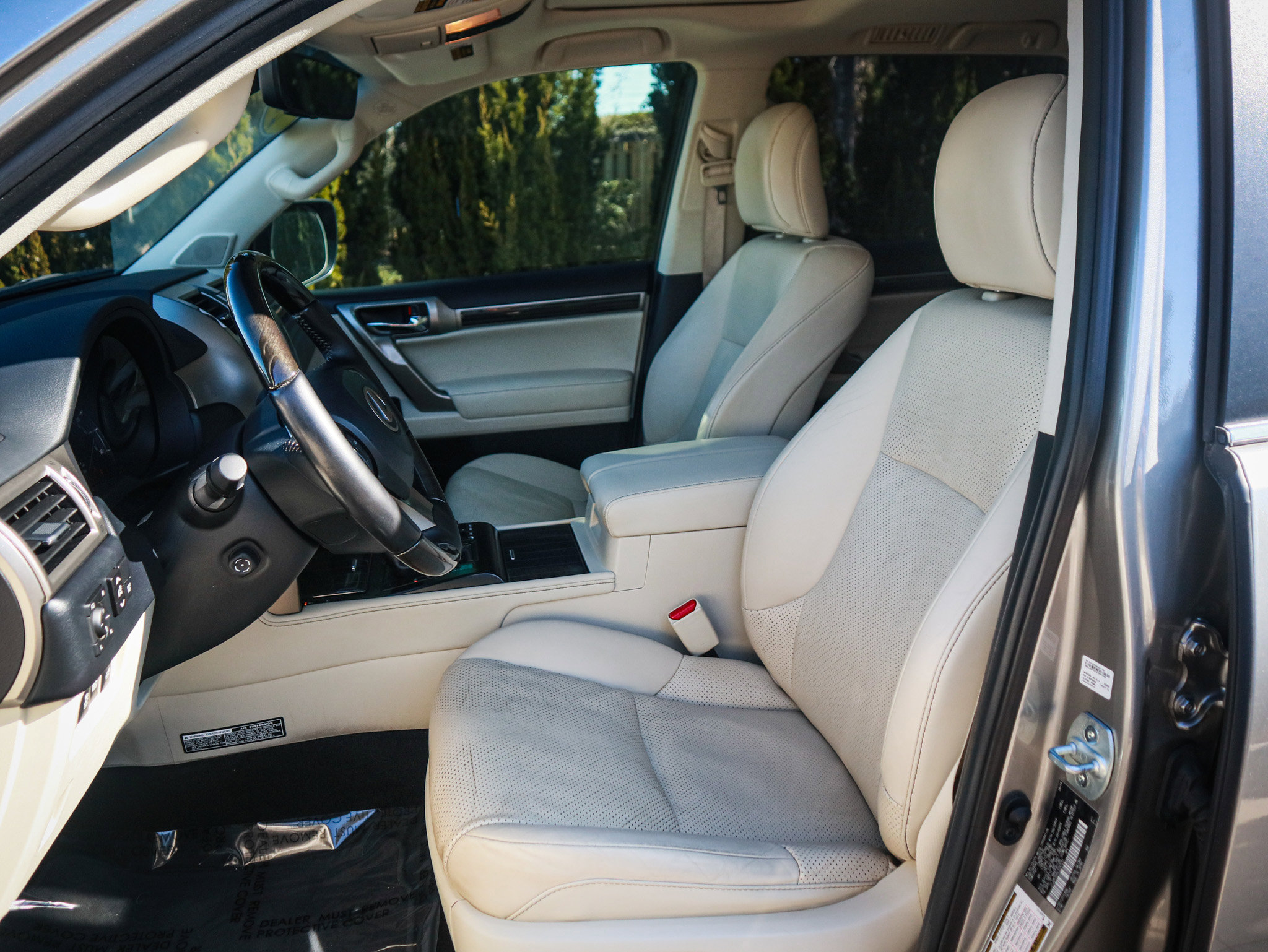 Used 2020 Lexus GX 460 Luxury w/ Accessory Package AWD/4WD image 16