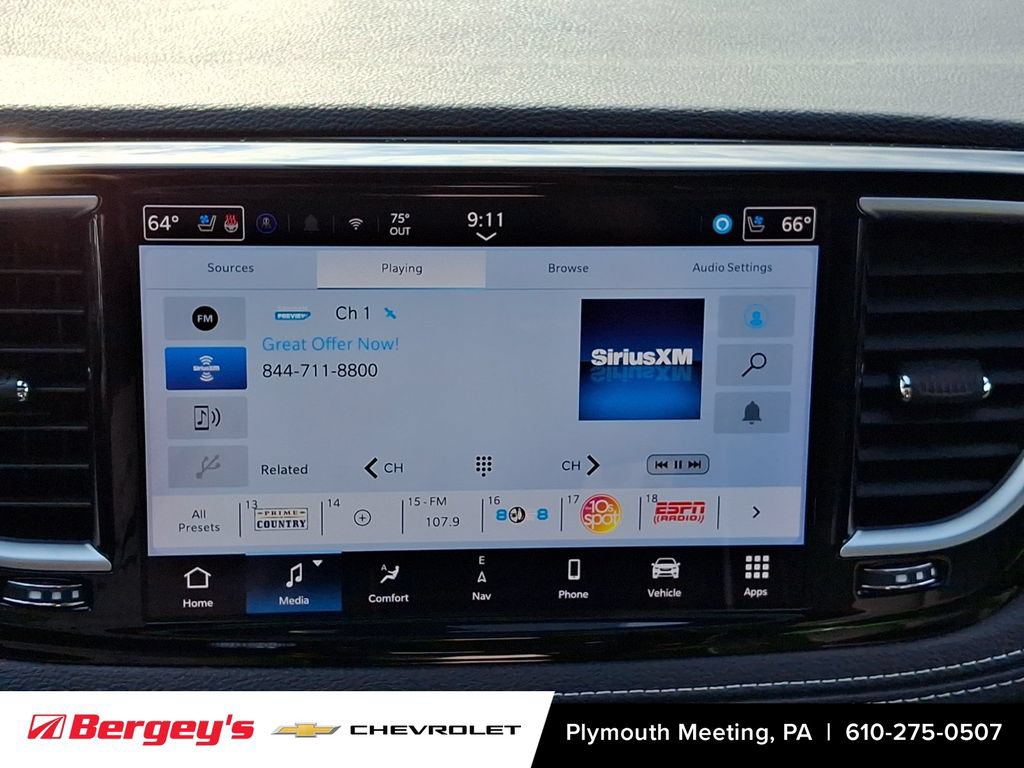 Used 2025 Chrysler Pacifica Limited FWD image 22