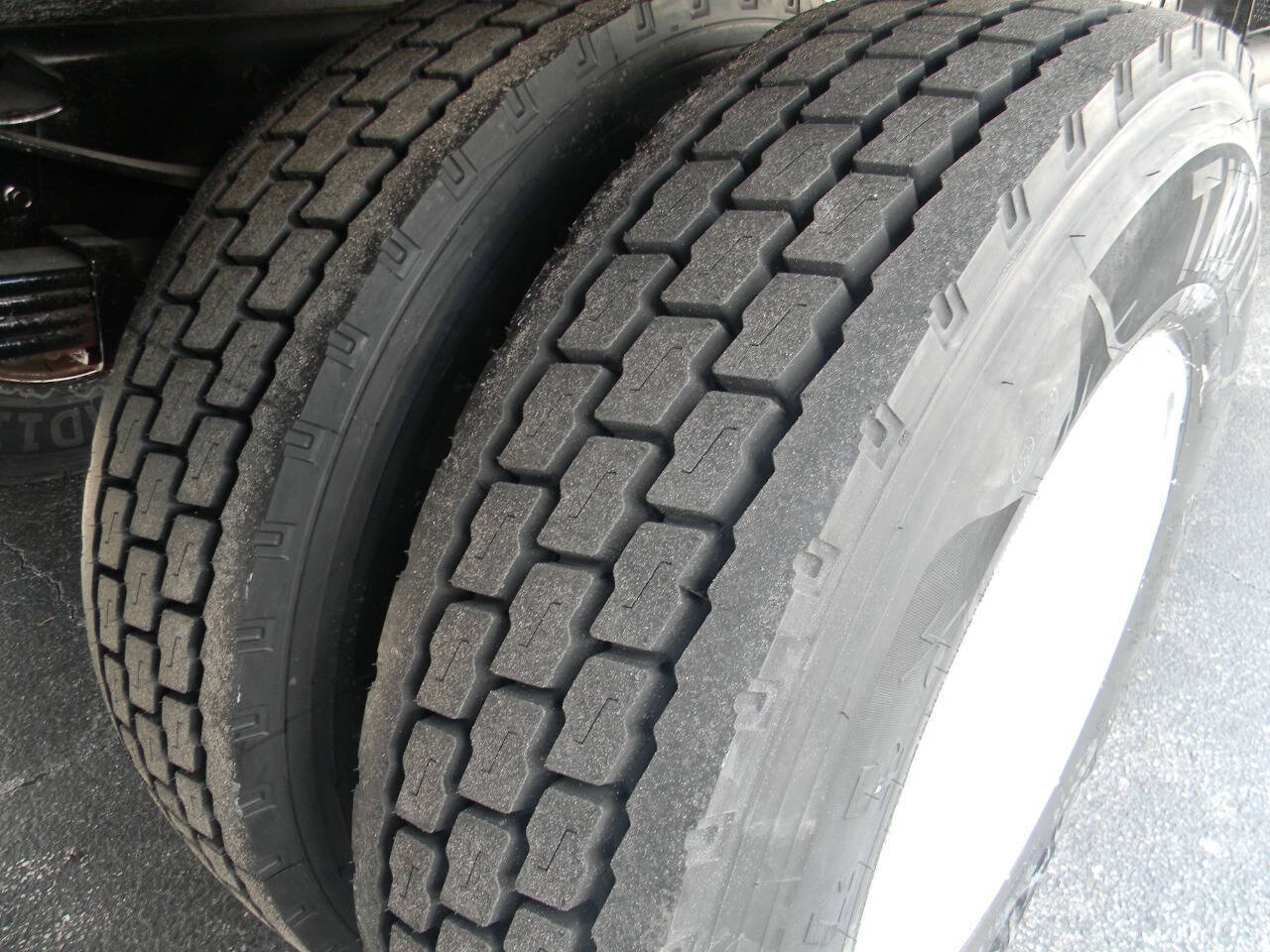 Used 2023 Ford F650 2WD Regular Cab Super Duty image 15