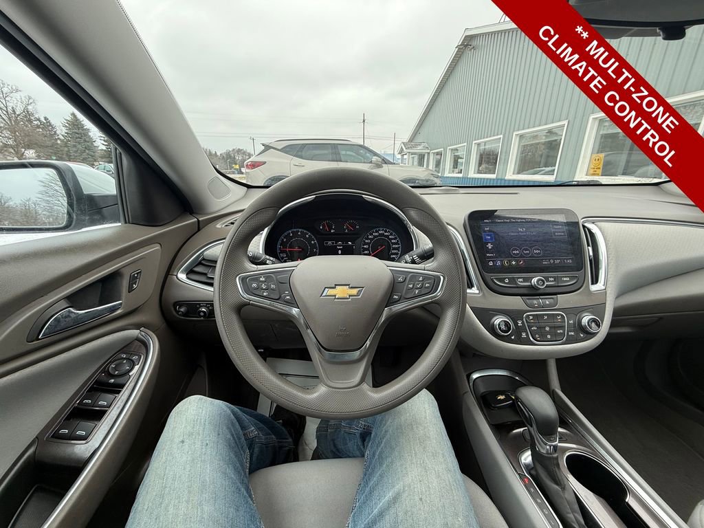 Used 2021 Chevrolet Malibu LT image 14
