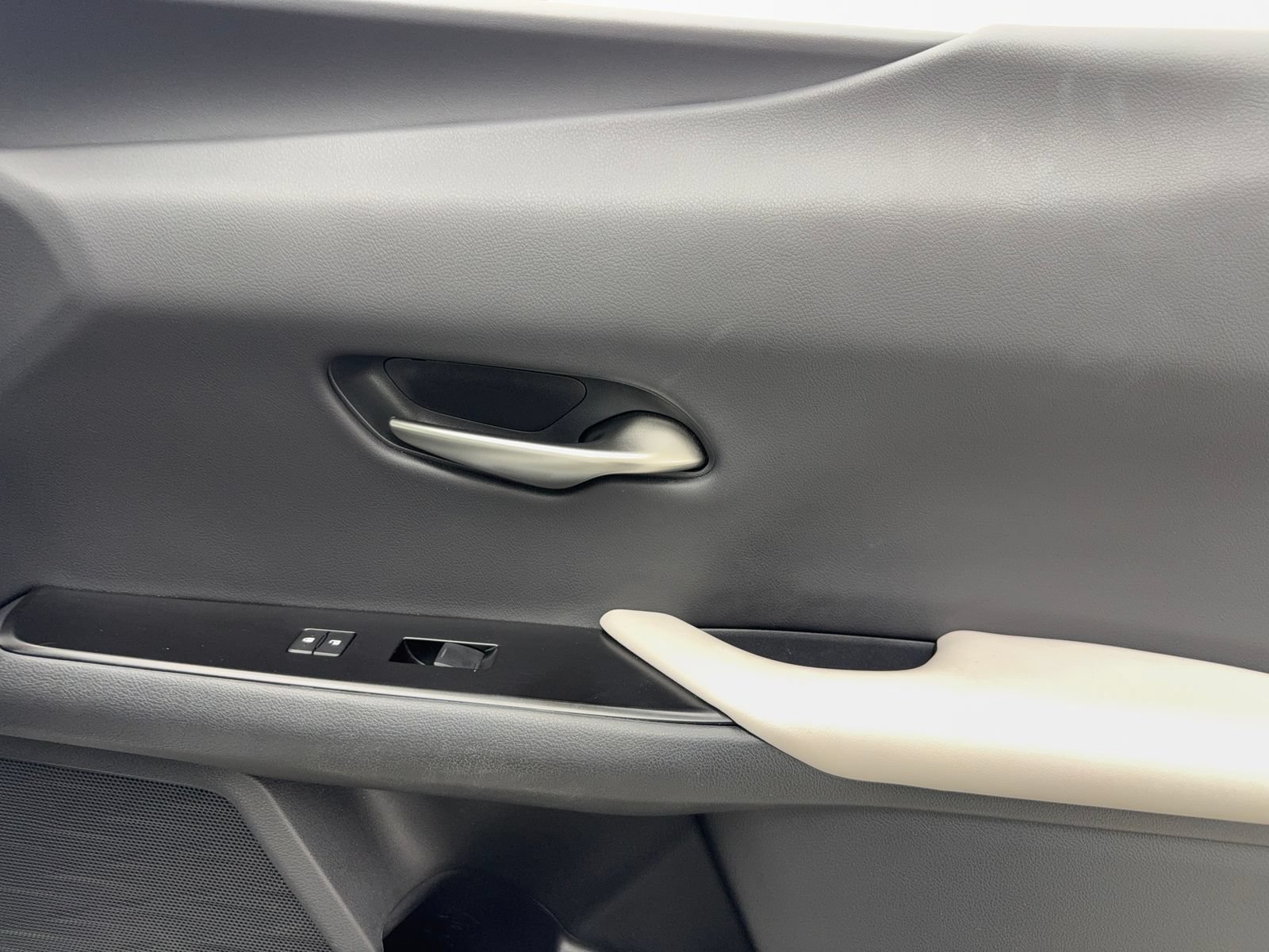 Used 2022 Lexus UX 200 w/ Accessory Package (Z2) FWD image 44